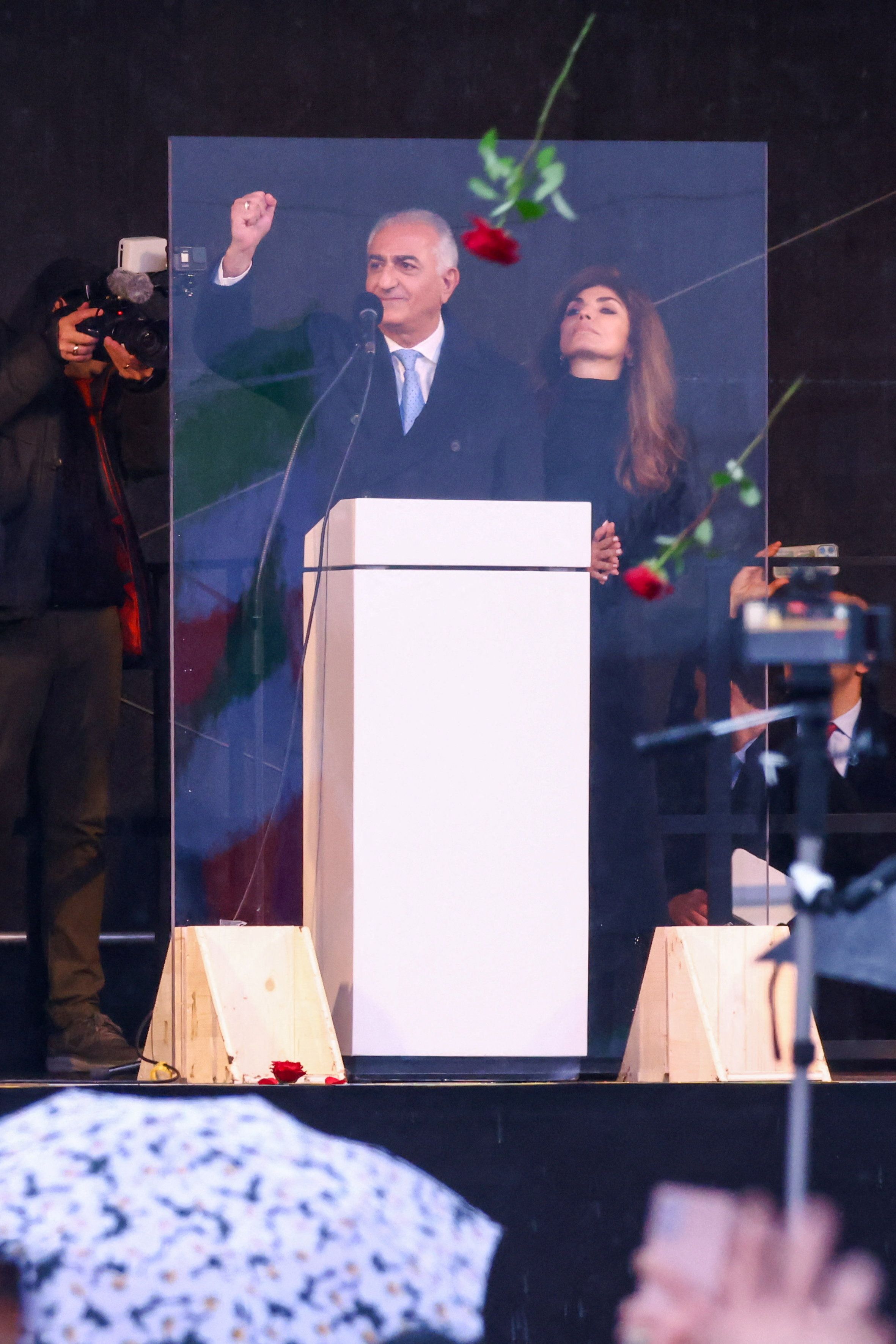 شاهزاده رضا پهلوی: مردم ایران بدانند در این مبارزه دنیا کنارشان ایستاده است