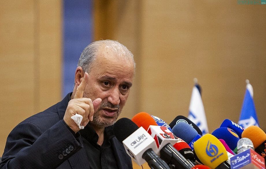 پاسخ تاج به انتقادات درباره سقف مالی لیگ: وقتی همه ندهند، قیمت بازیکن پایین می‌آید