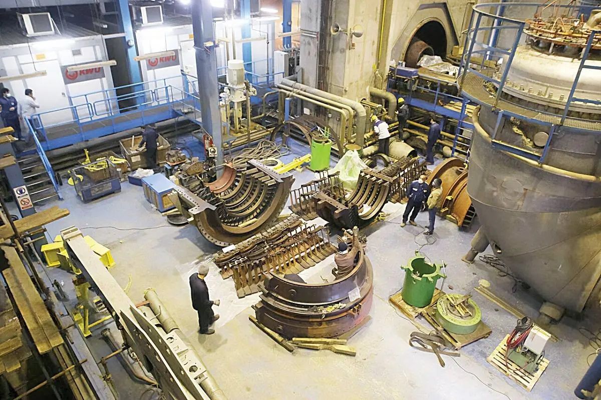 کارکنان نیروگاه‌های تولید برق در دمای ۷۰ درجه کار می‌کنند