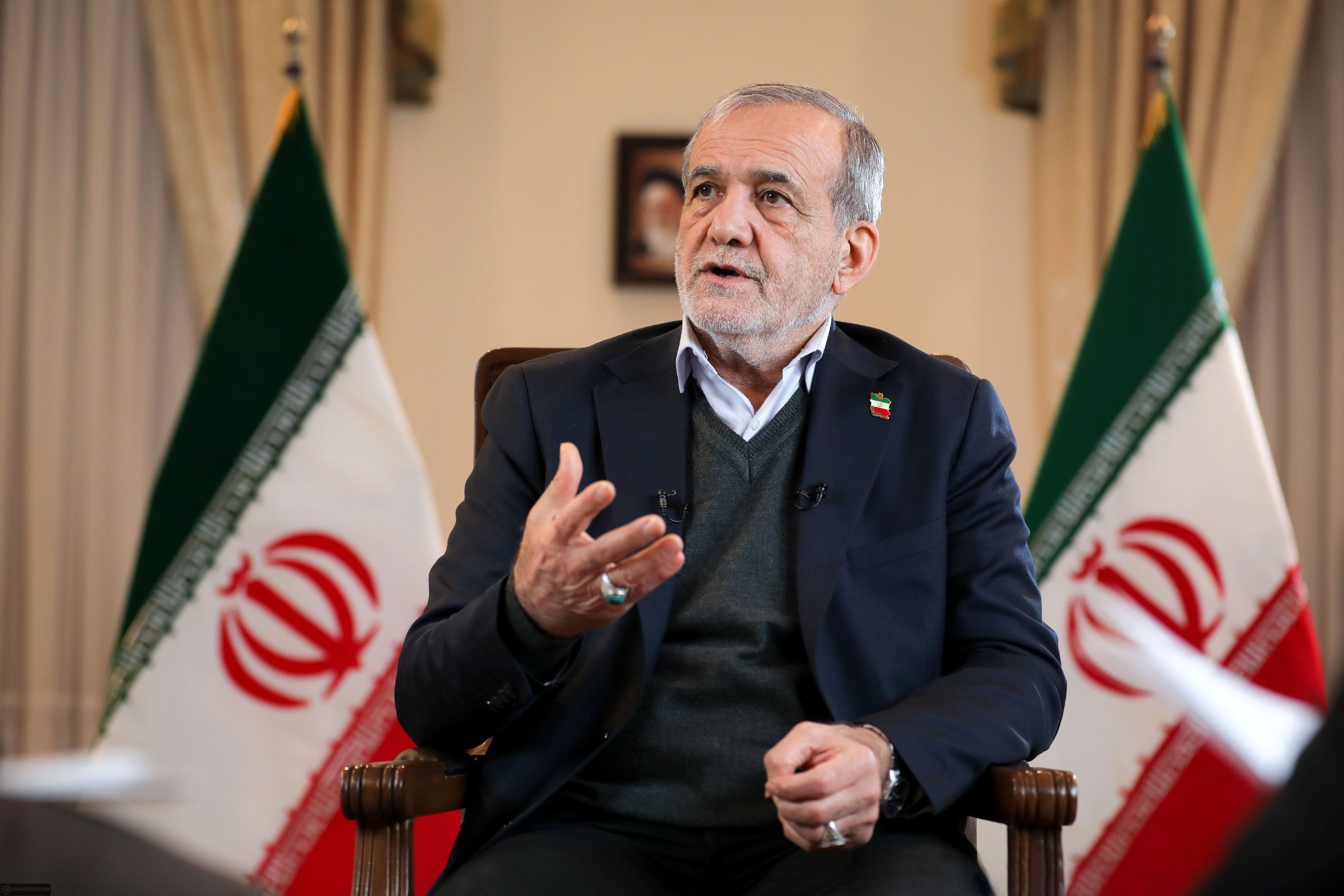 پزشکیان: در جنگی تمام‌عیار با آمریکا، اروپا و اسرائیل هستیم