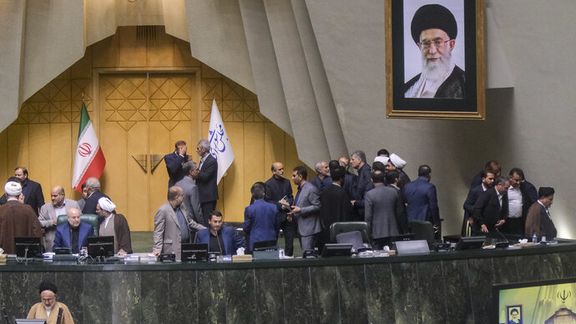 عضو کمیسیون امنیت ملی مجلس: پیامک انبوهی ارسال شده که قالیباف و نمایندگان در حال خیانتند