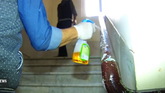 معاون وزیر بهداشت: از ۱۴ فروردین در شهرهای قرمز نصف کارمندان باید در محل کار حضور داشته باشند