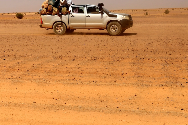 بعد تقارير عن علاقة طهران والبوليساريو.. لندن تراقب "أنشطة إيران" في الصحراء المغربية