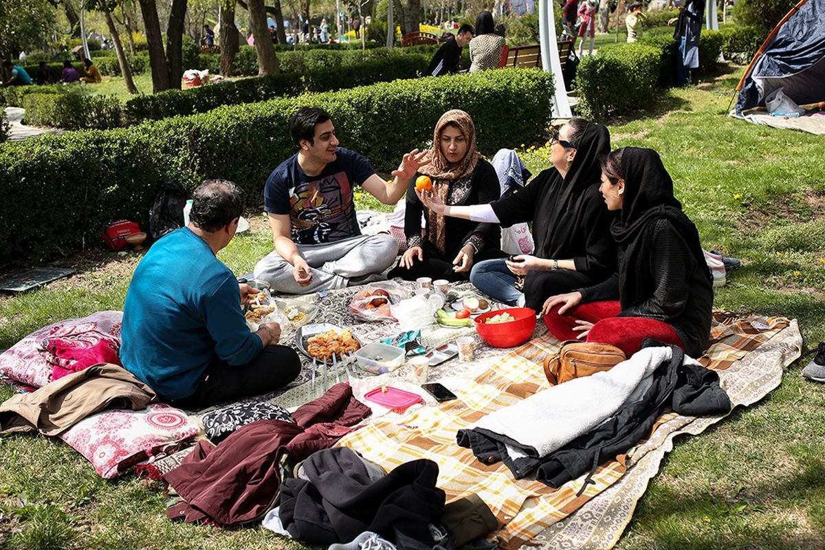 A file photo of people picnicking on Sizdah Bedar (undated)
