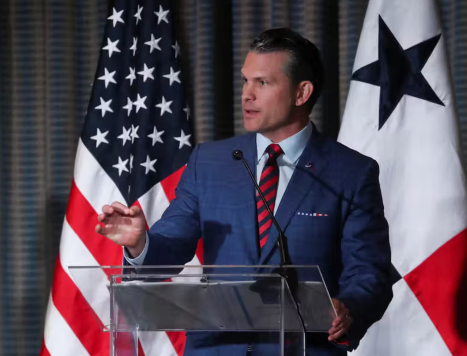 وزير الدفاع الأمريكي: إيران ستدفع ثمن دعمها للحوثيين