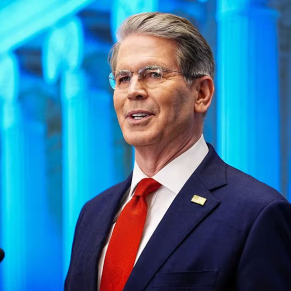 وزير الخزانة الأميركي: مسؤولو النظام الإيراني لا يفهمون سوى لغة القوة