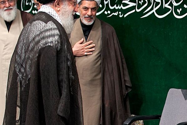 سخنران دفتر خامنهای: یکی از مشکلات جوانان امروز همراهی با «رسانههای بیگانه» است