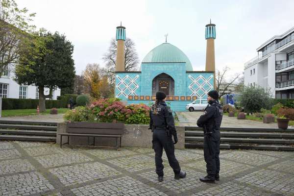 Germany orders deportation of Iran-linked cleric in Hamburg