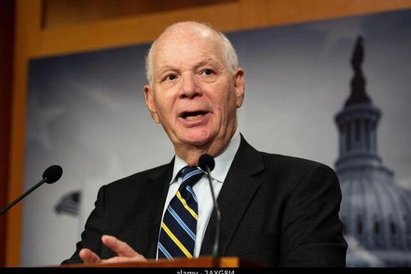 عضو دموکرات سنا: تنها راه توافق دائم بر سر مساله هستهای ایران، فشار حداکثری بر تهران است