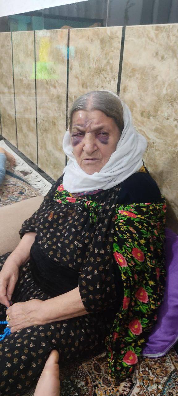 سازمان اطلاعات سپاه مادر بزرگ ۸۰ ساله و مادر ۴۵ ساله یک فعال سیاسی کرد را شکنجه کرد