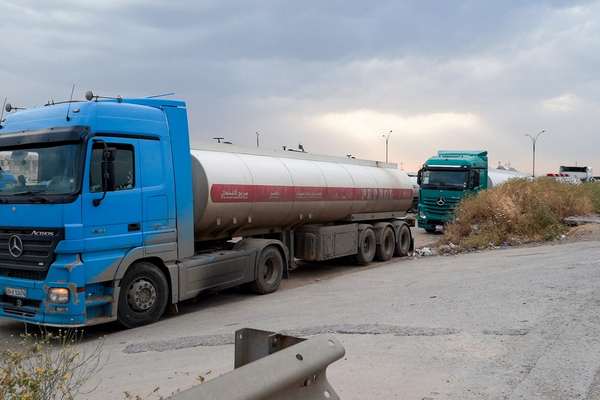Kurdish oil smuggling to Iran flourishes - Reuters