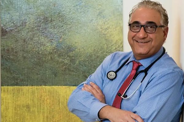 Iranian US-Born Doctor Faces American Citizenship Crisis