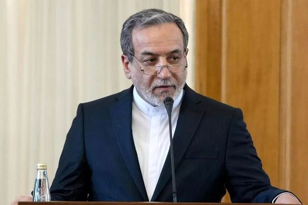 عراقچی: امنیت افغانستان باید بدون دخالت قدرتهای خارجی تامین شود