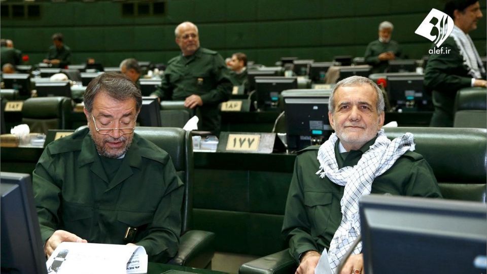 پزشکیان از جمله نمایندگانی بود که با پوشیدن یونیفورم سپاه حمایت خود را از آن نشان داد