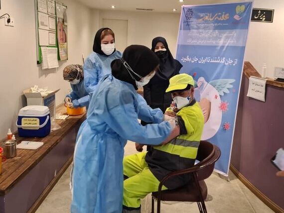 شهرداری تهران: چهار کارمند شهرداری در پی سوءاستفاده از سهمیه واکسن پاکبانان عزل شدند