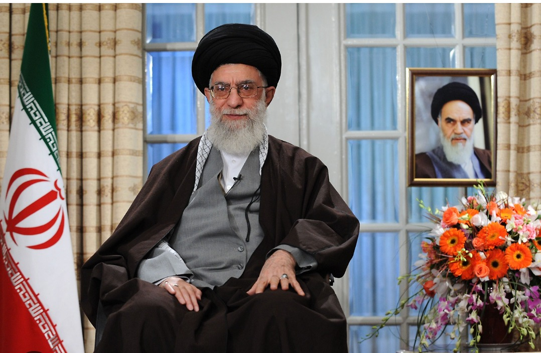 خبراء إيرانيون يتحدون "خامنئي": إنجازاتكم في الخارجية والاقتصاد لا تمت بصلة إلى أرض الواقع