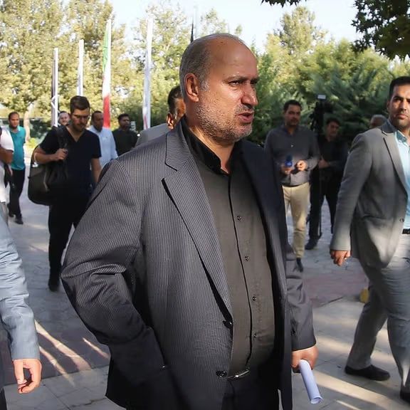 قانون امنیتی فدراسیون فوتبال:فیلمبرداری خبرنگاران، عکاسان و تماشاگران در استادیوم ممنوع شد