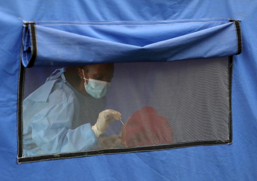 سود میلیارد دلاری غول‌های داروسازی یا سهیم شدن دانش ساخت واکسن؟ مساله این است