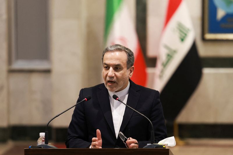 ادامه مذاکرات هسته‌ای ایران و آمریکا در سایه خطوط قرمز متضاد