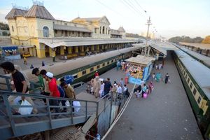 نیروهای امنیتی پاکستان در عملیاتی به بحران گروگانگیری بیش از ۲۰۰ مسافر قطار پایان دادند