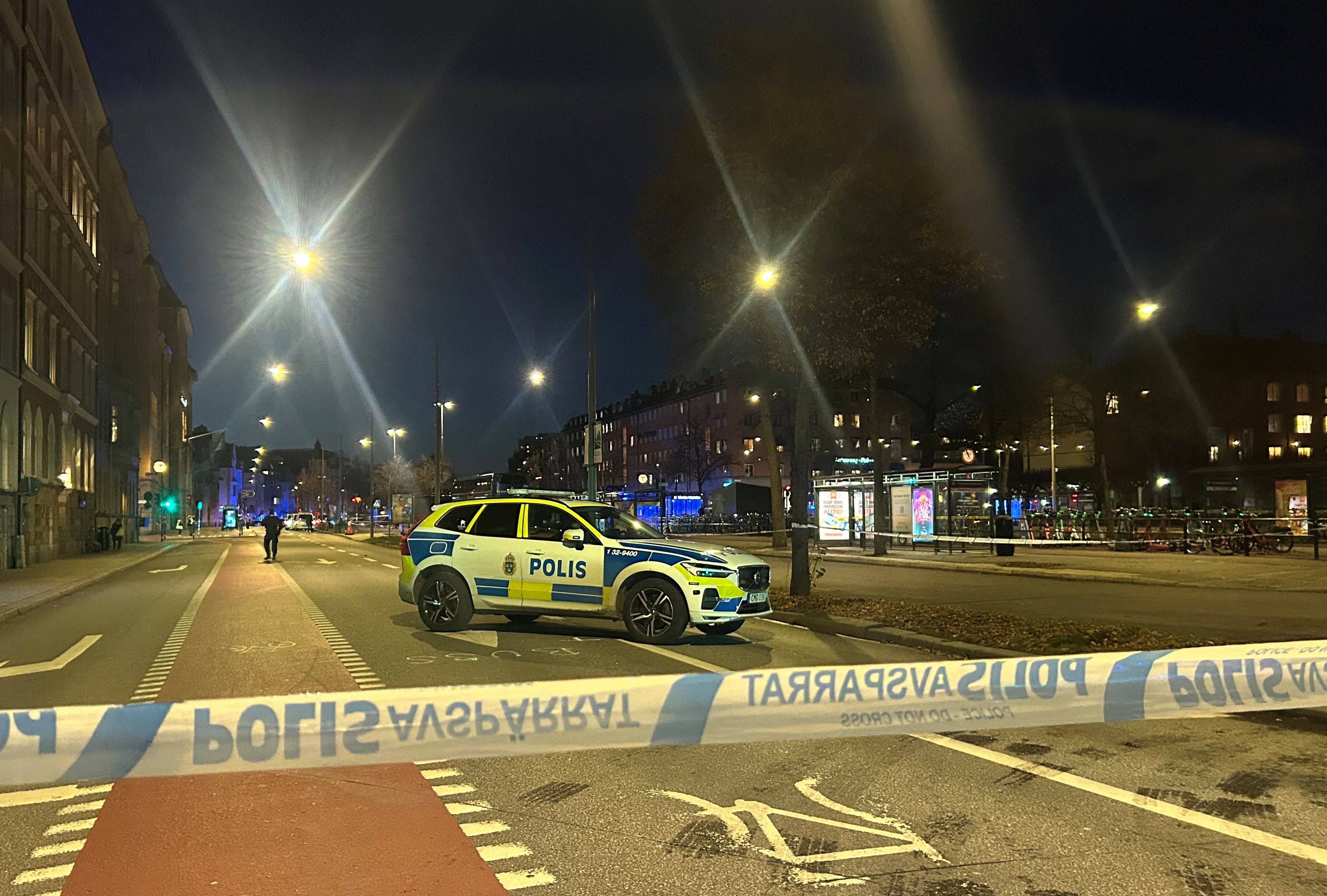 حادثه برخورد اتوبوس با ایستگاه در استکهلم ۳ کشته و ۳ زخمی به جا گذاشت