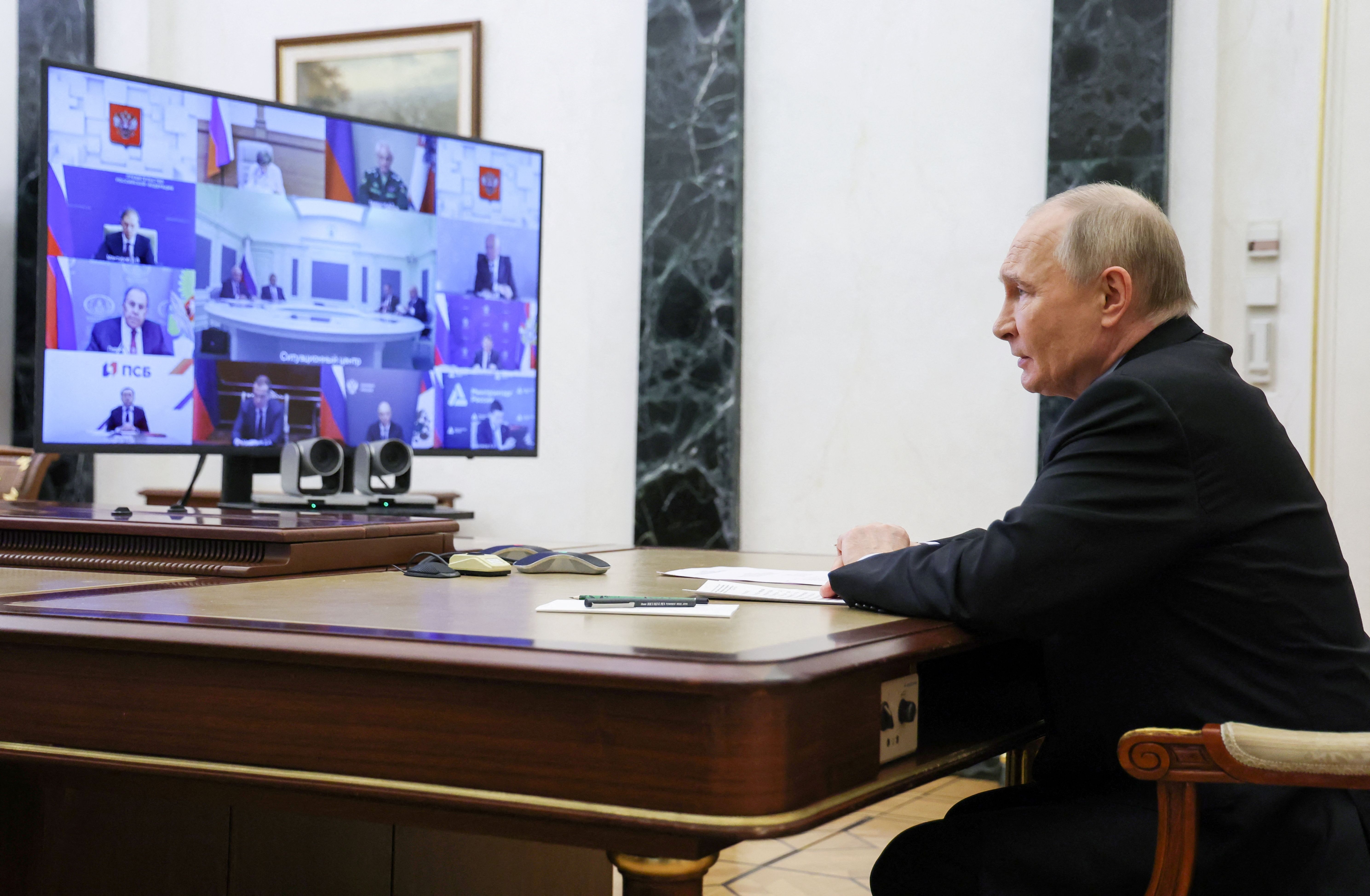 ترامپ: پوتین دیوانه شده است، تحریم‌های شدیدتری علیه روسیه اعمال می‌شود