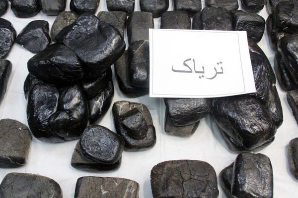 خبرگزاری فارس: دولت هر سال ۹۰ هزار میلیارد تومان یارانه تریاک میدهد