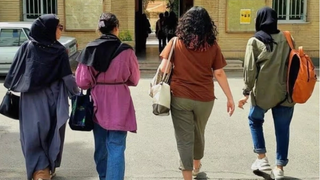 "حجاب النساء"... سلاح ثوري للإطاحة بالنظام الإيراني