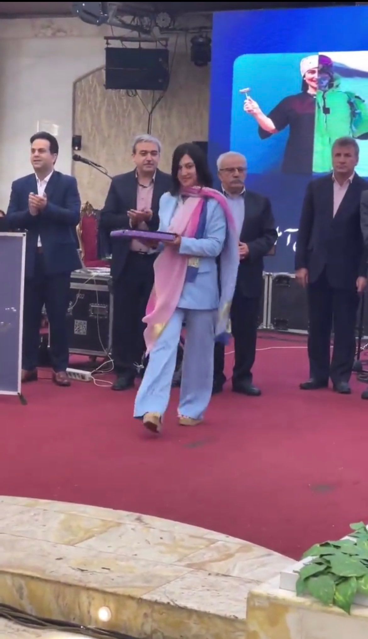 تداوم فشارها برای حجاب اجباری؛ مدیران حاضر در مراسم روز پزشک آمل برکنار شدند