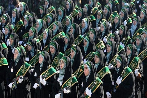 نماینده خامنهای در سپاه: سپاه و بسیج پیشتاز فرزندآوری باشند