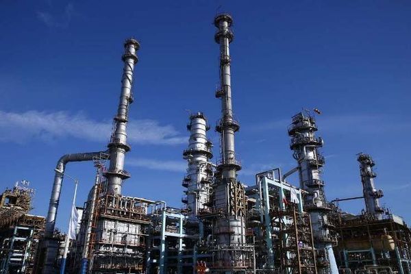 إصابة أكثر من 50 عاملا في تسرب غاز سام جنوب إيران... والنقابات تتهم الشركات بإخفاء الحقيقة