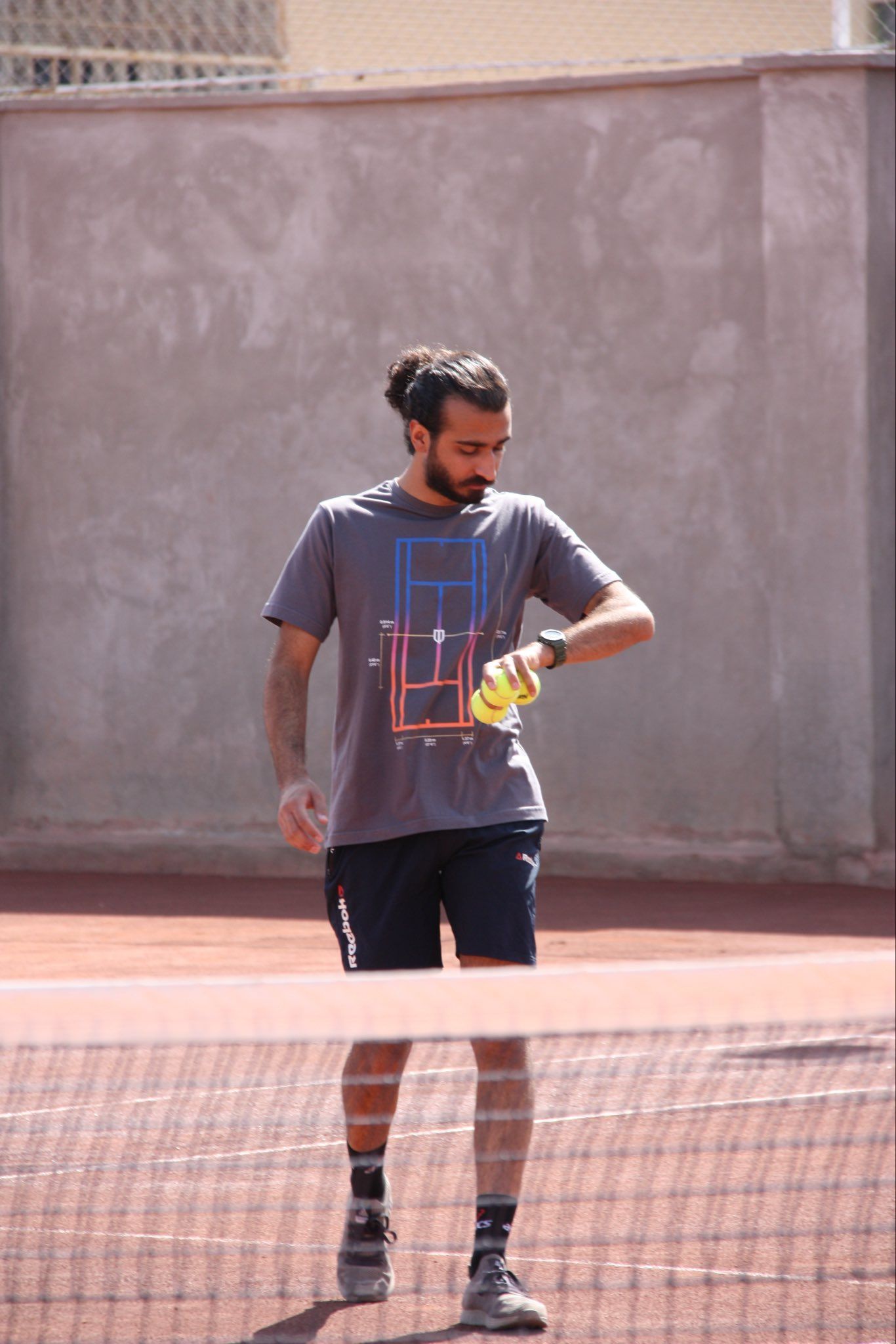 جزییاتی از شکنجه ادیب شهبازپور، مربی تنیس و شهروند بهایی، در بازداشت اطلاعات سپاه در کرمان