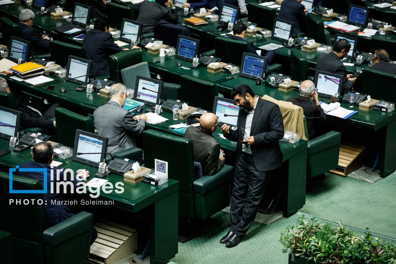 Iran hardliners blame economic woes on cabinet, push for impeachments