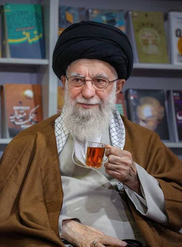 بزشكيان يرفض اتهامات ترامب بسرقة ثروات الإيرانيين ويشيد بقيادة خامنئي