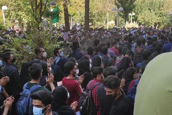 Students protesting in Tehran's Polytechnic University on October 19, 2022
