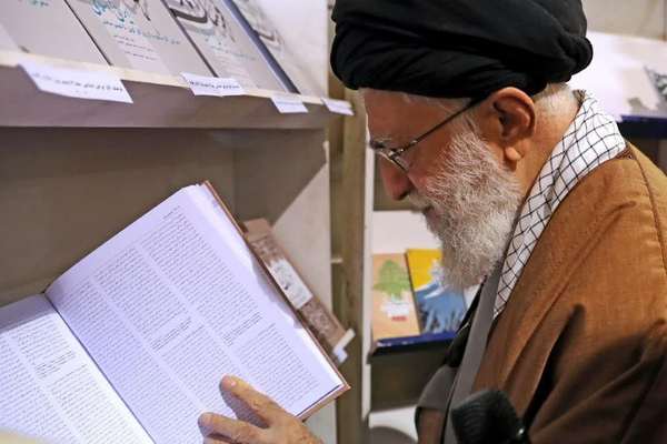 Iran To Change Content Of English Textbooks Upon Khamenei’s Order