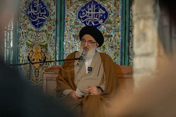 نماینده خامنهای در البرز: موشک هایپرسونیک با قابلیت حمل چند کلاهک را آزمایش کردیم
