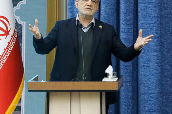 الرئيس الإيراني: ضعف الجبهة الداخلية في ظل الضغوط الخارجية يسبب أضرارًا جسيمة