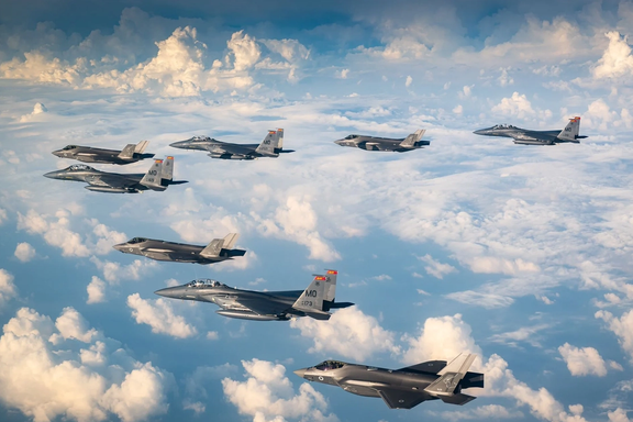 مقام امنیتی سابق اسرائیل: آسمان سوریه باز و اکنون بهترین زمان برای حمله به ایران است