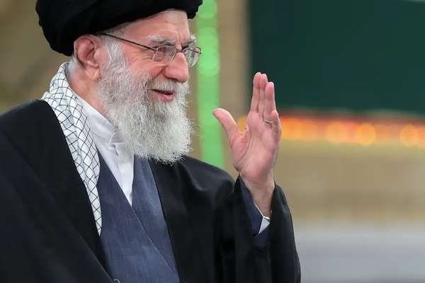 Senior Iranian Cleric Claims Late President Unfit to Succeed Supreme Leader