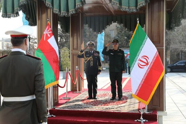Oman's military chief meets Iran's top general in Tehran