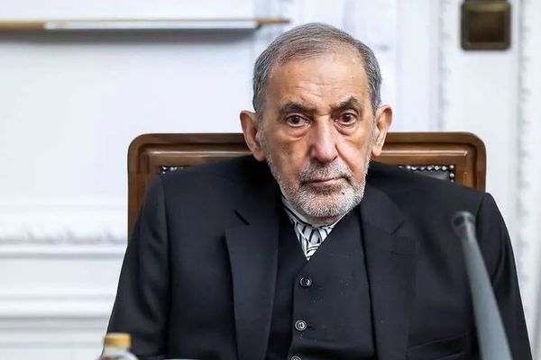 مستشار خامنئي: استقرار الدول الخليجية يعود إلى إدارة إيران الممتدة عبر قرون لمضيق هرمز