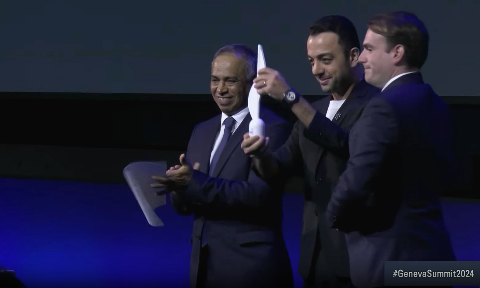 نشان شجاعت سال ۲۰۲۴ نشست ژنو به ایران‌اینترنشنال اهدا شد