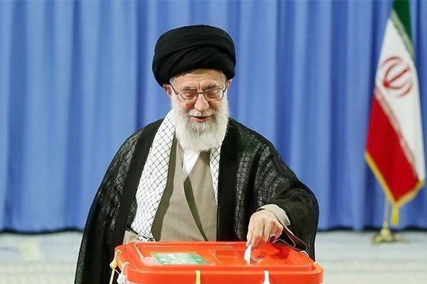 "رويترز": "هندسة" الانتخابات الإيرانية تمت برعاية خامنئي والدفع ببزشكيان خوفا من المقاطعة