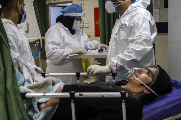 عضو کمیسیون بهداشت مجلس: بسیاری از مبتلایان کرونا به دلیل نبود کپسول اکسیژن فوت میکنند