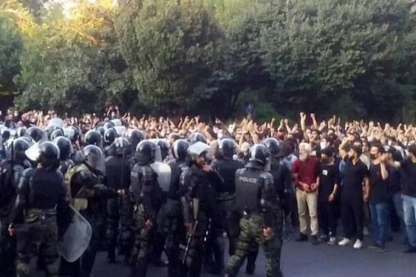 جمهوری اسلامی در تلاش برای بازتعریف معادله اقتصاد ایران