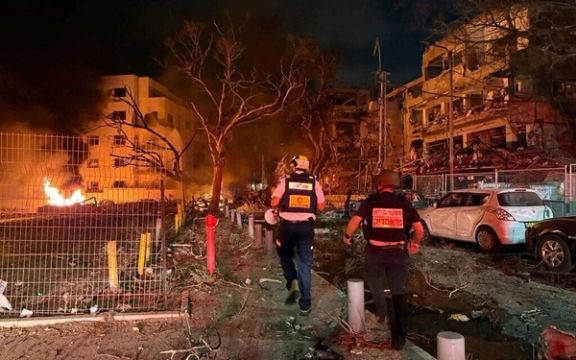Injuries in central Israel after Iranian missile salvo - medics