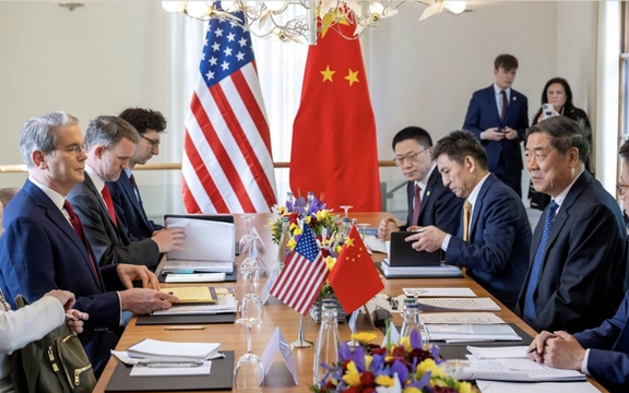 مذاکرات آمریکا و چین برای تمدید آتشبسِ تعرفهای، مسیر دیدار ترامپ و شی را هموار میکند