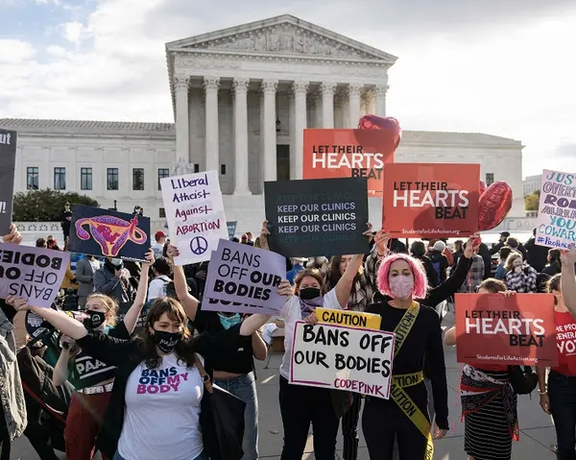 فرماندار اوکلاهاما شدیدترین قانون «منع سقط جنین» در آمریکا را امضا کرد