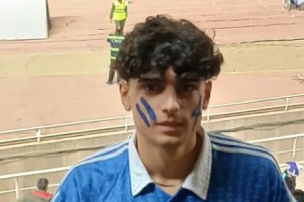 نادر مولوی، فوتبالیست ۱۸ ساله و هوادار استقلال، جانباخته در راه میهن